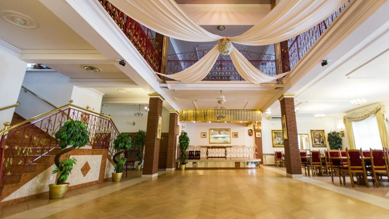 Elgrom Falenty Park Рашин Экстерьер фото